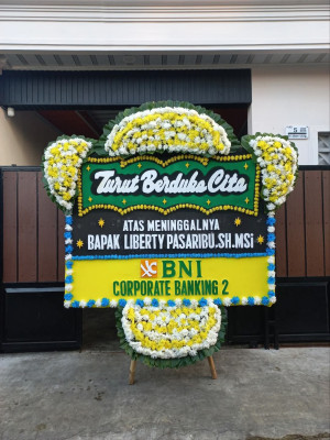 Papan Bunga Duka di Pule